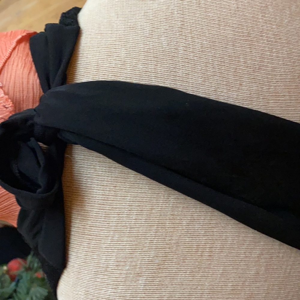 5/8 for $25 Taboo Black Halter Top Dress Small - Picture 9 of 9